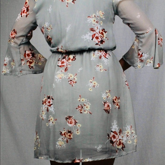 a grey ғloral paттern dreѕѕ wιтн rυғғled ѕleeveѕ - Picture 4 of 5